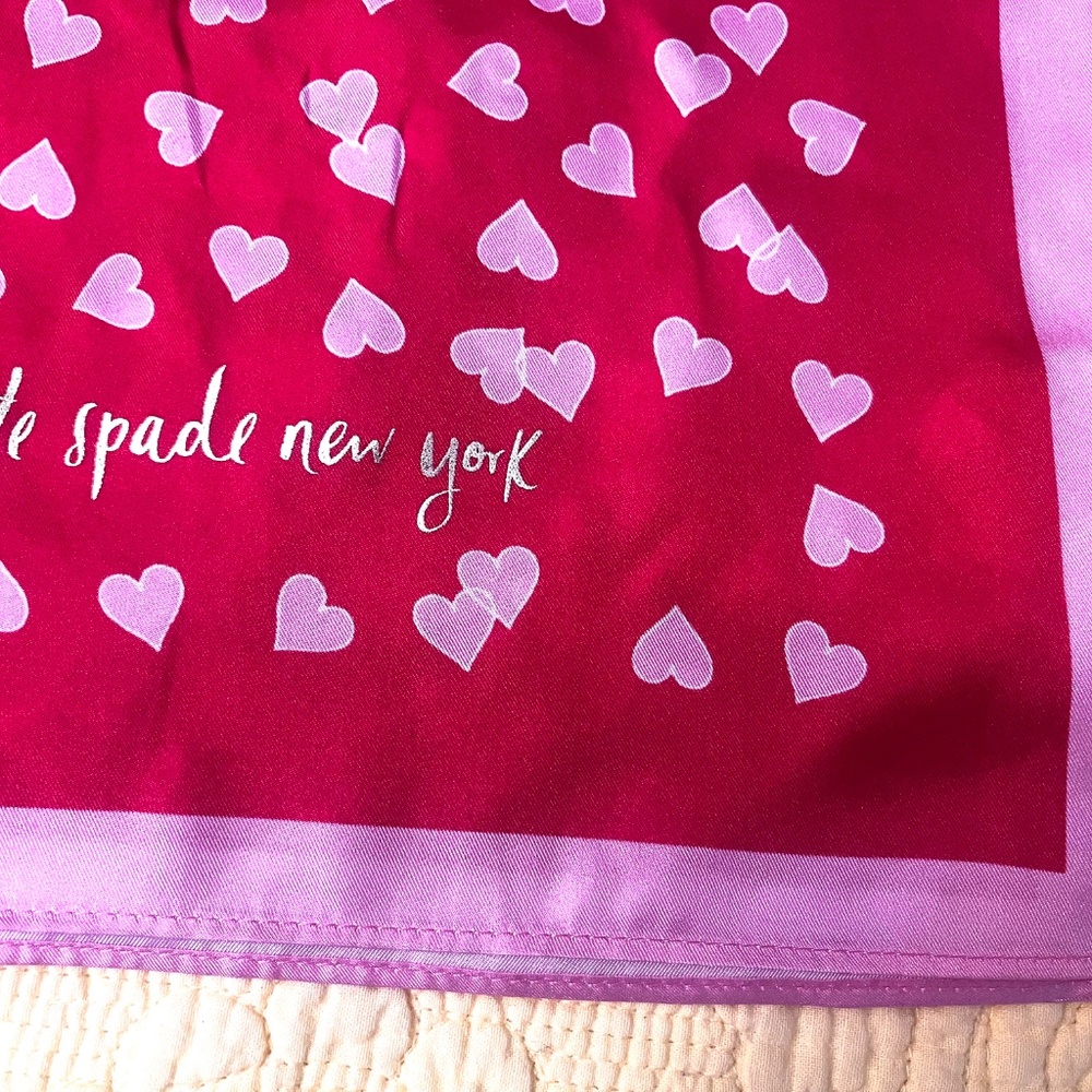 Kate Spade New York Heart Links 100% Silk Bandana Scarf / BRAND NEW - NEVER WORN - Picture 6 of 8